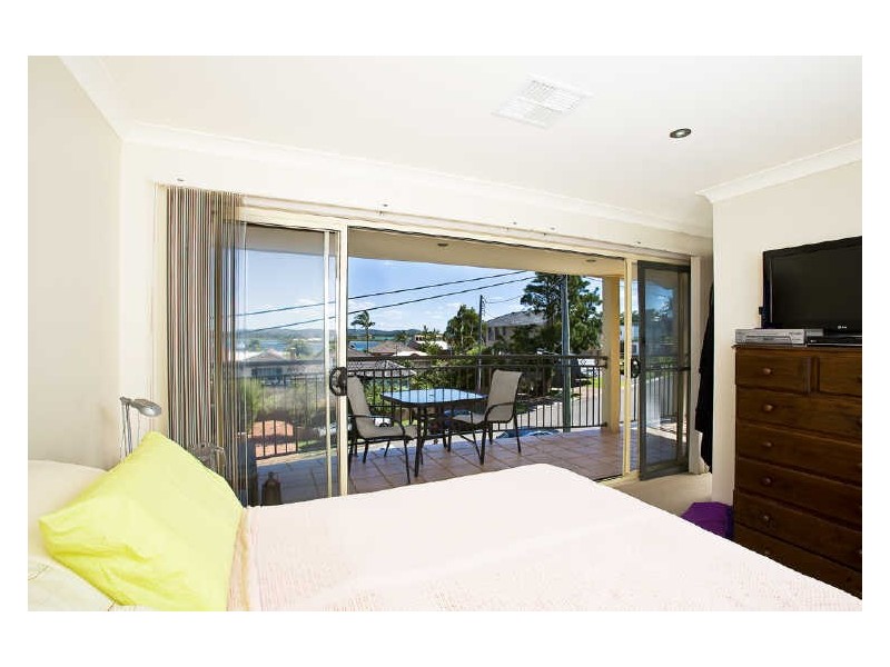 105 Marks Point Road, Marks Point NSW 2280
