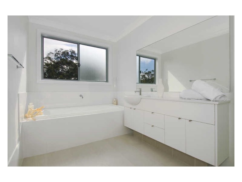 140 Jetty Point Drive, Murrays Beach NSW 2281