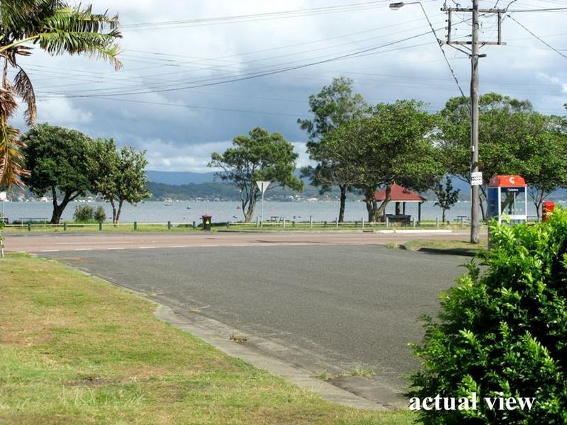 4 Robert Street, Belmont South NSW 2280