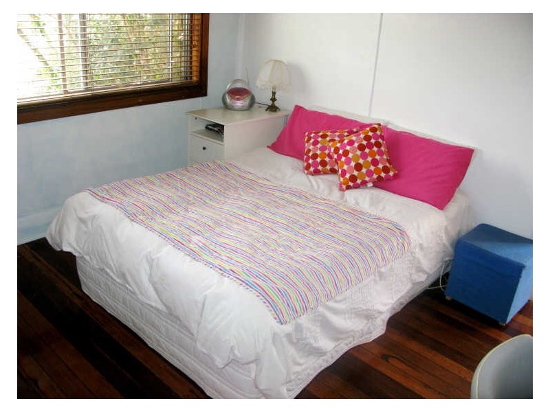 4 Robert Street, Belmont South NSW 2280