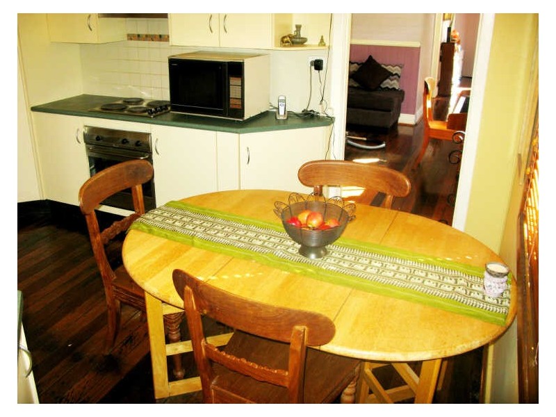 4 Robert Street, Belmont South NSW 2280