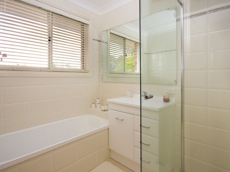 6 Clare Close, Eleebana NSW 2282