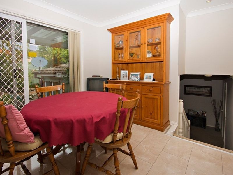 6 Clare Close, Eleebana NSW 2282