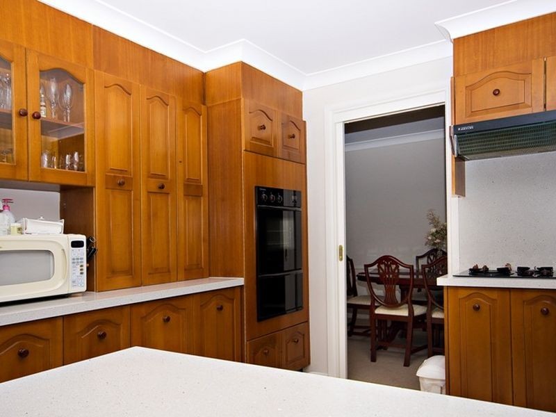 6 Clare Close, Eleebana NSW 2282