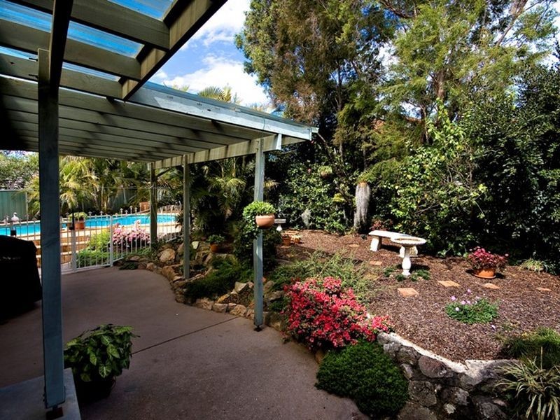 6 Clare Close, Eleebana NSW 2282