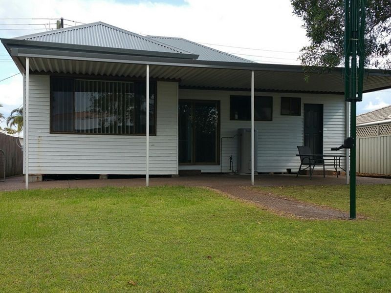 1 Robert Street, Belmont South NSW 2280