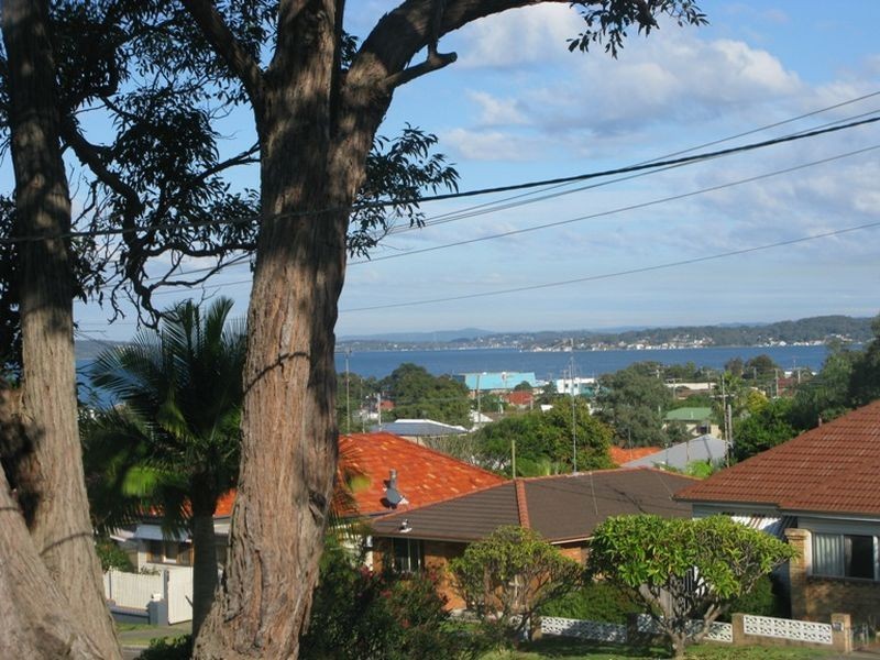 38 Vista Parade, Belmont NSW 2280