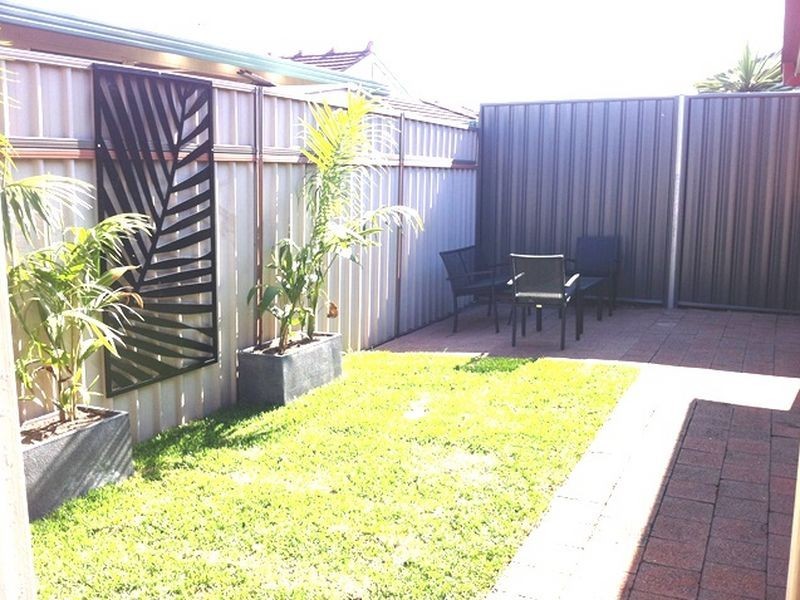 8/23 Wood Street, Swansea NSW 2281