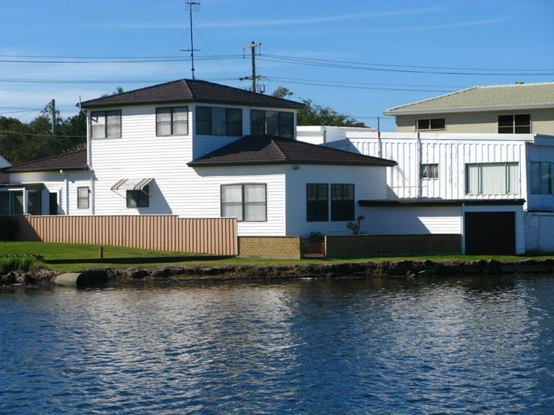 32 Ross Street, Belmont NSW 2280