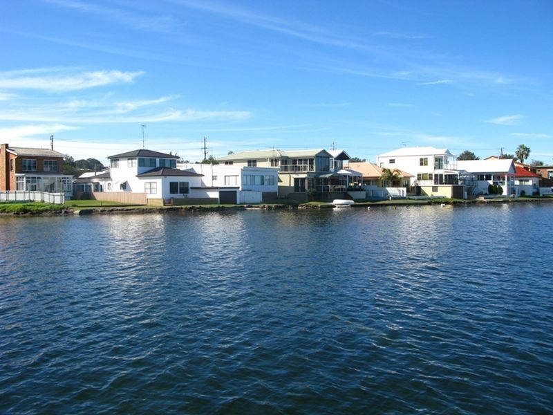 32 Ross Street, Belmont NSW 2280