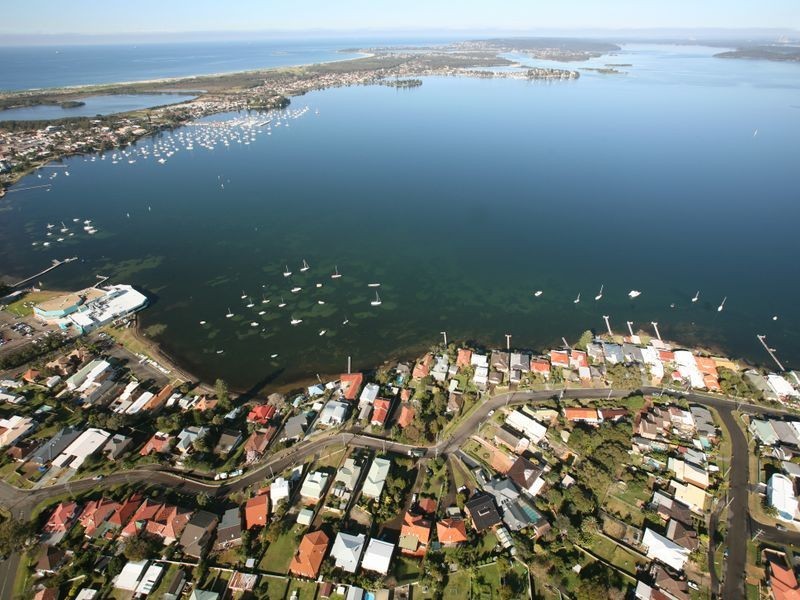 32 Ross Street, Belmont NSW 2280