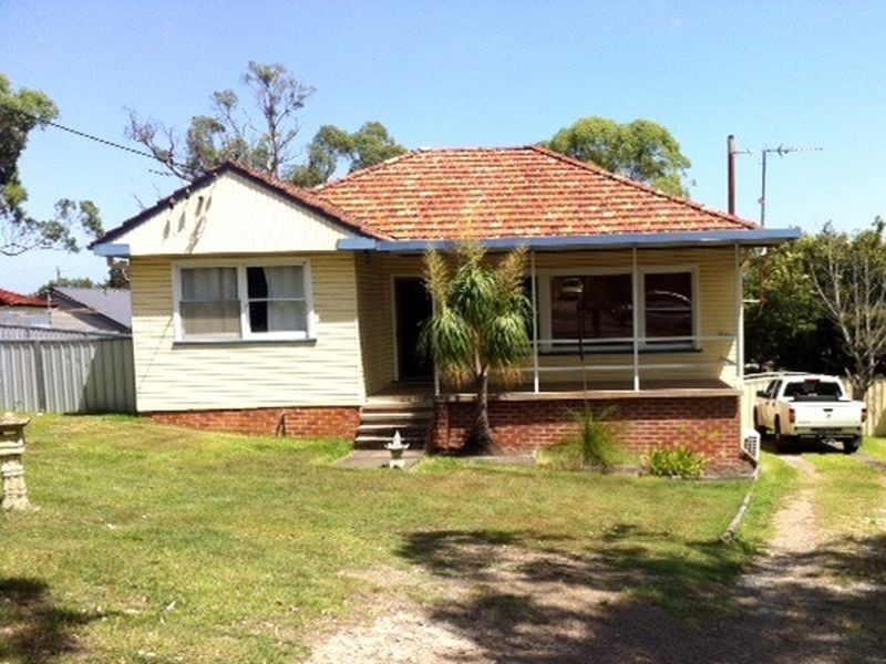 14 Johnstone Street, Cardiff NSW 2285
