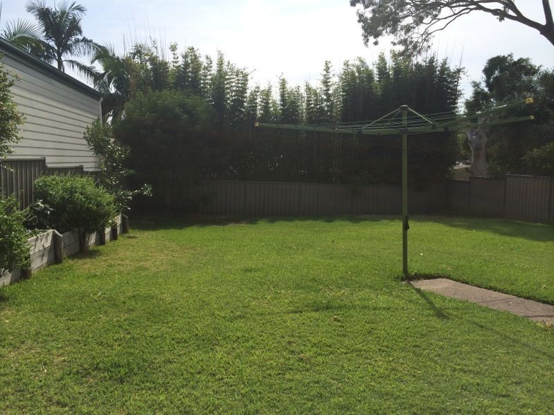 17 Crown Street, Belmont NSW 2280