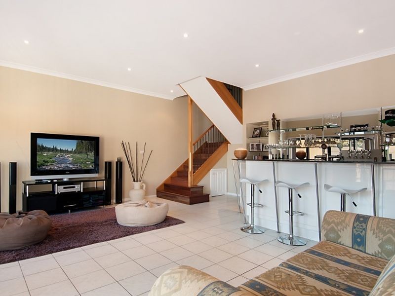 1/52a Allambee Place, Valentine NSW 2280