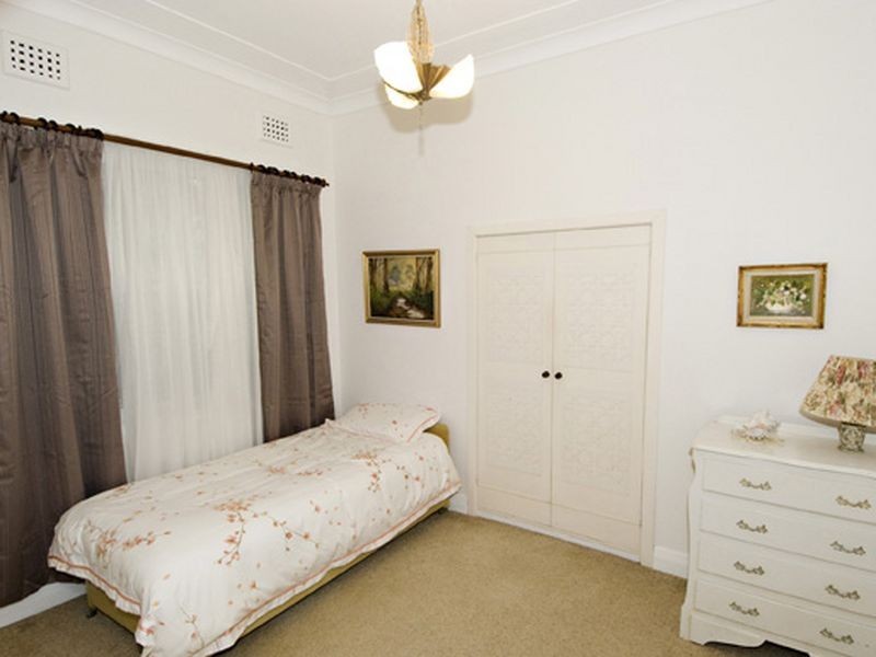 23 Walter Street, Belmont NSW 2280
