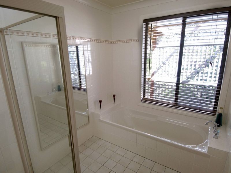 5 Elmwood Close, Belmont North NSW 2280