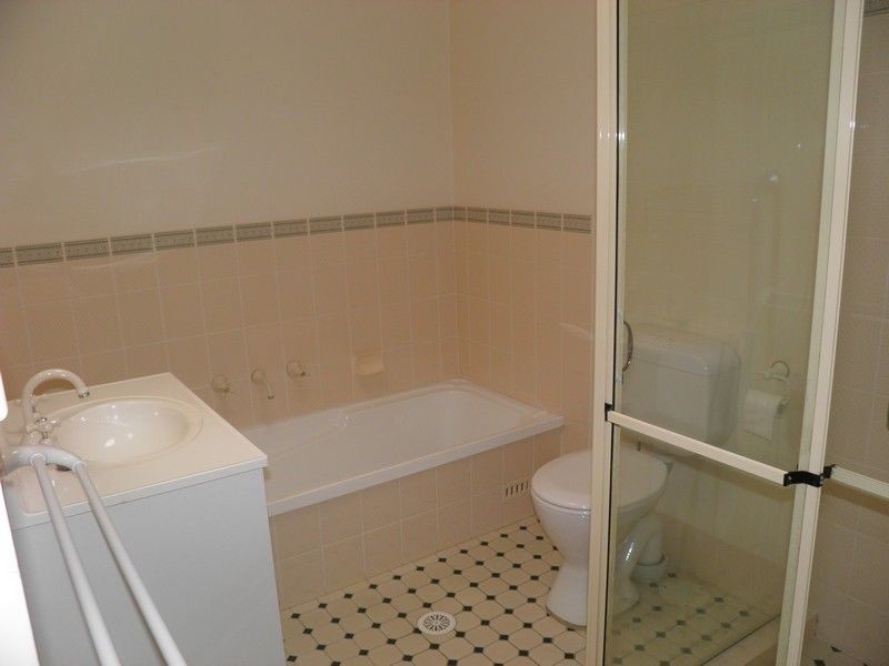 2/14 Hall Street, Belmont NSW 2280