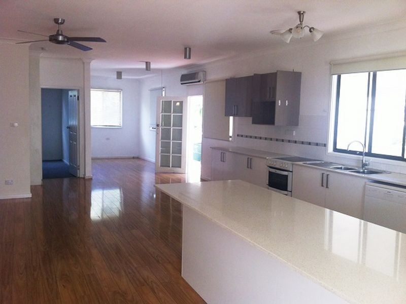 68 Lakeview Pde, Pelican NSW 2281