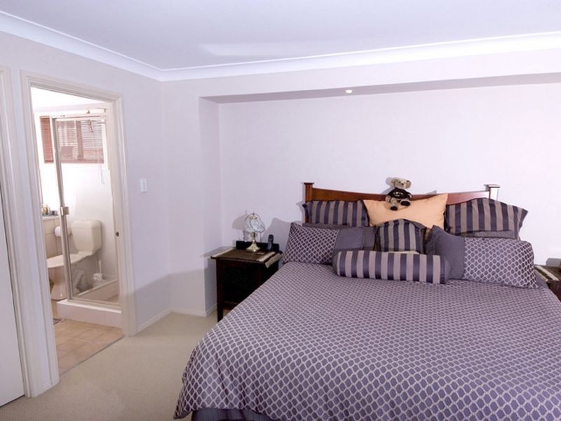 8 Topgallant Way, Belmont NSW 2280