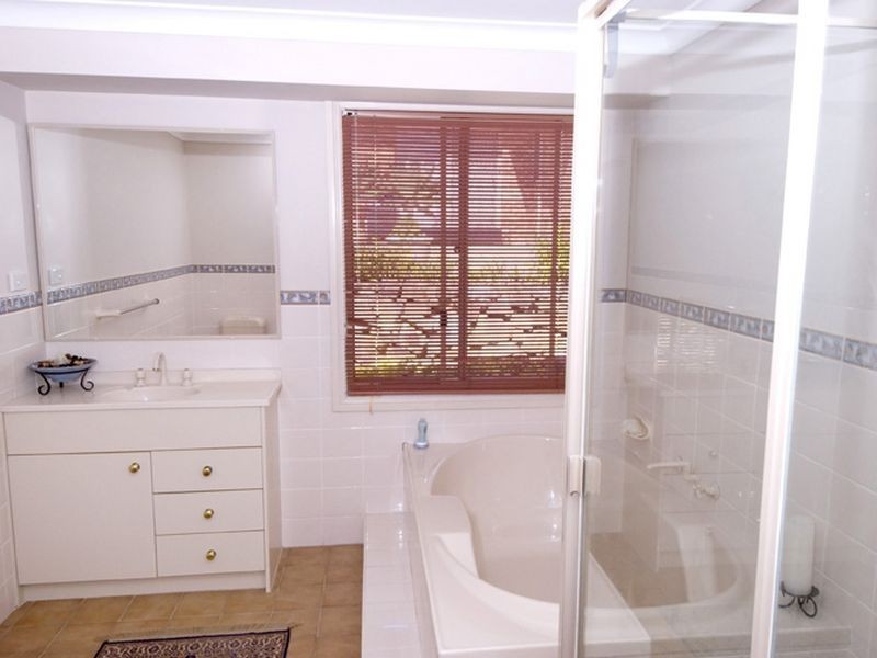 8 Topgallant Way, Belmont NSW 2280