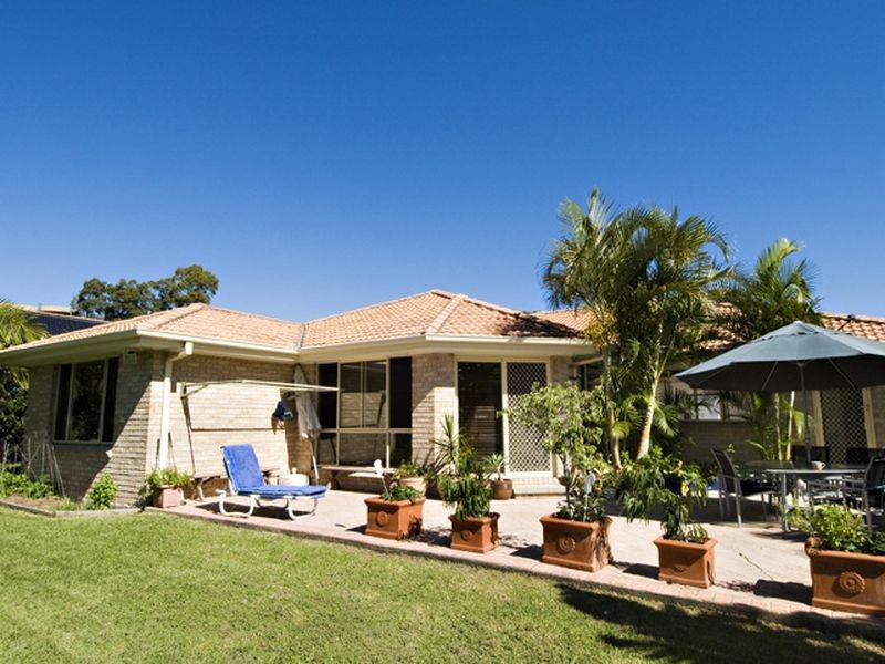8 Topgallant Way, Belmont NSW 2280