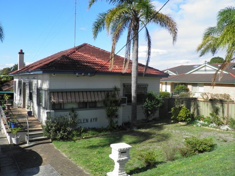 12 Hall Street, Belmont NSW 2280
