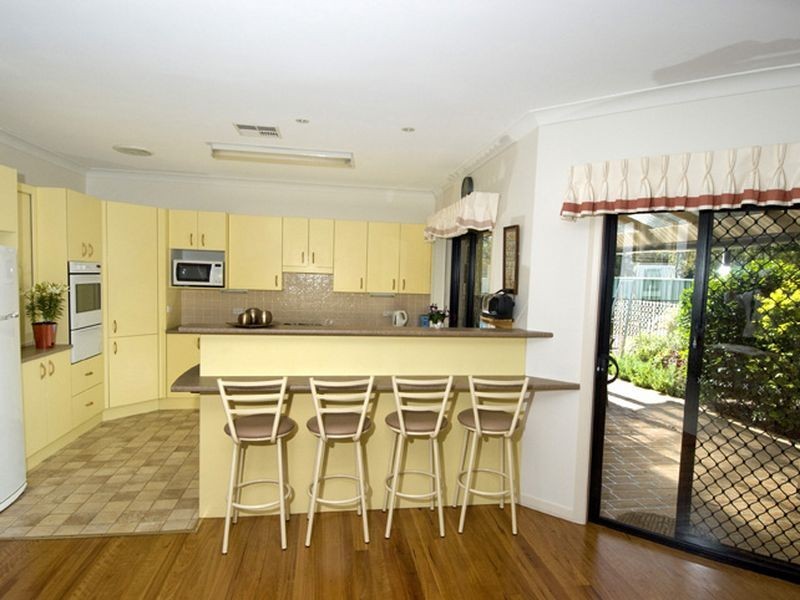 14 Laurina Cove, Valentine NSW 2280