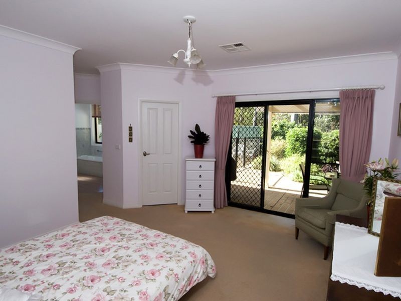 14 Laurina Cove, Valentine NSW 2280