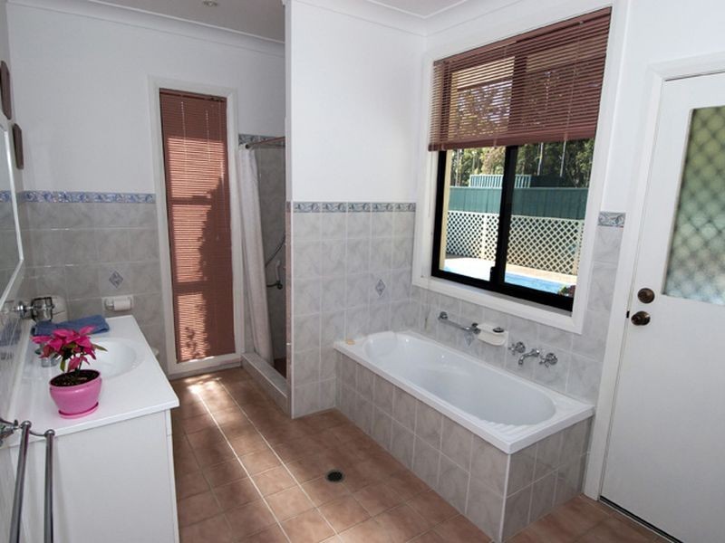 14 Laurina Cove, Valentine NSW 2280