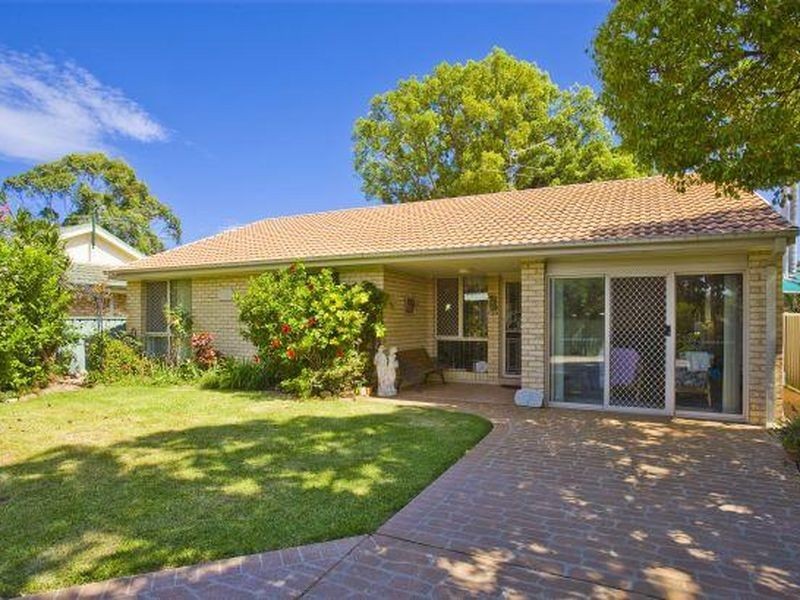 2/14 Redrose Avenue, Belmont NSW 2280