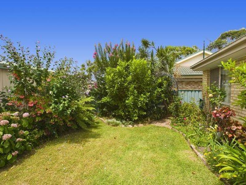 2/14 Redrose Avenue, Belmont NSW 2280