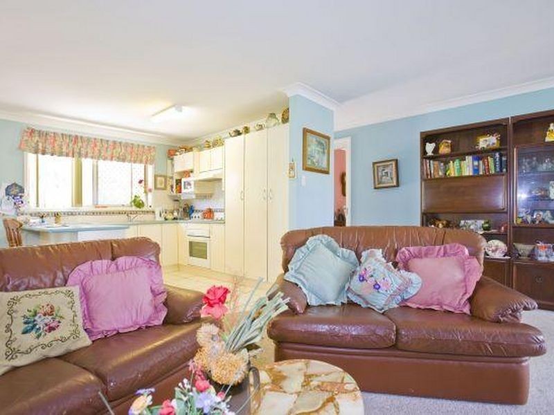 2/14 Redrose Avenue, Belmont NSW 2280