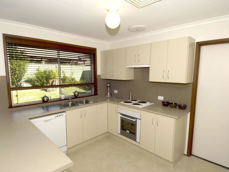 32 Murray Street, Eleebana NSW 2282