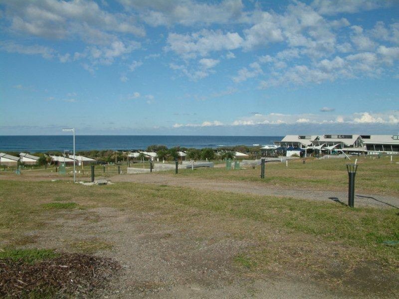 7 Caves Be Mawson Close, Caves Beach NSW 2281