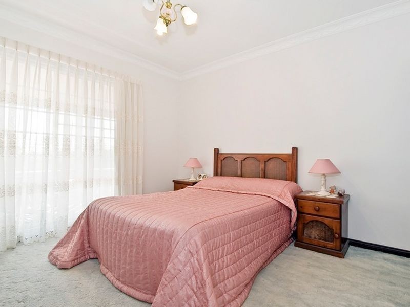 8 Abney Close, Eleebana NSW 2282