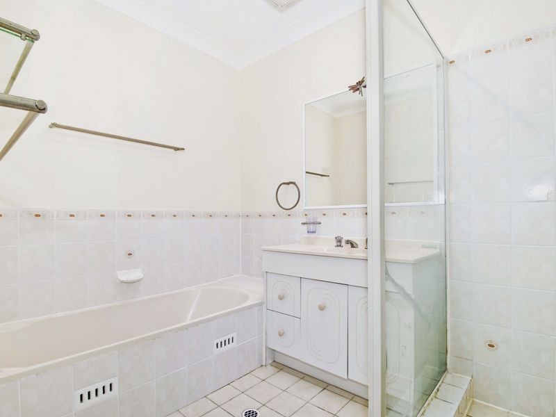 2/28 Lindsay Avenue, Valentine NSW 2280