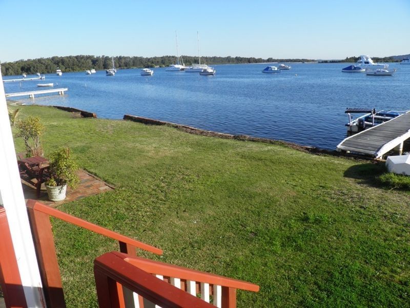 21 Marks Parade, Marks Point NSW 2280