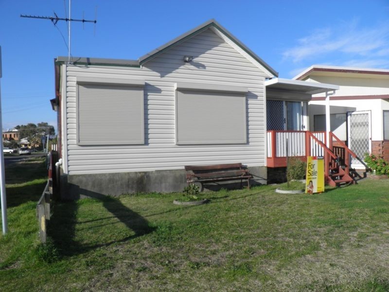 21 Marks Parade, Marks Point NSW 2280