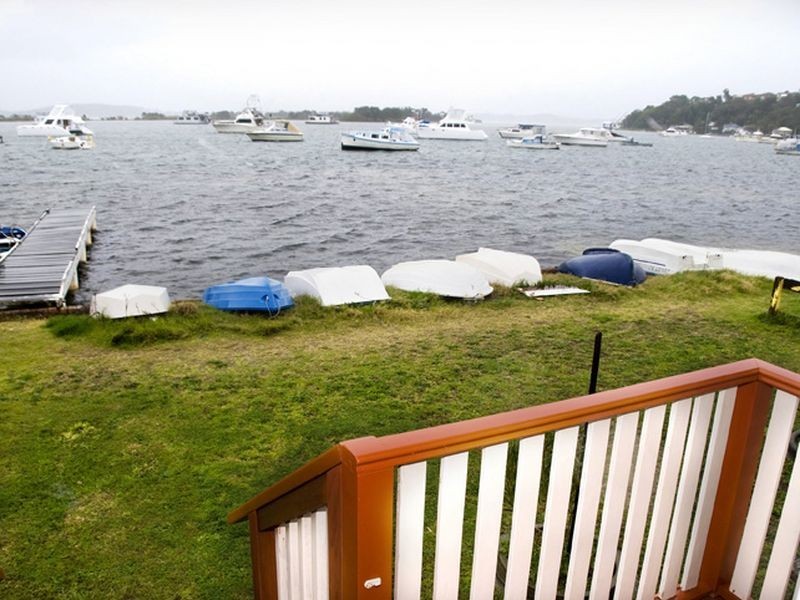 21 Marks Parade, Marks Point NSW 2280