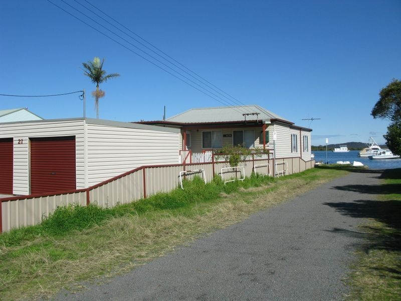 21 Marks Parade, Marks Point NSW 2280