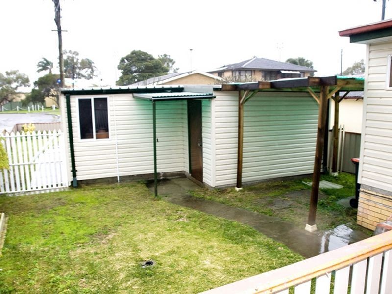 21 Marks Parade, Marks Point NSW 2280