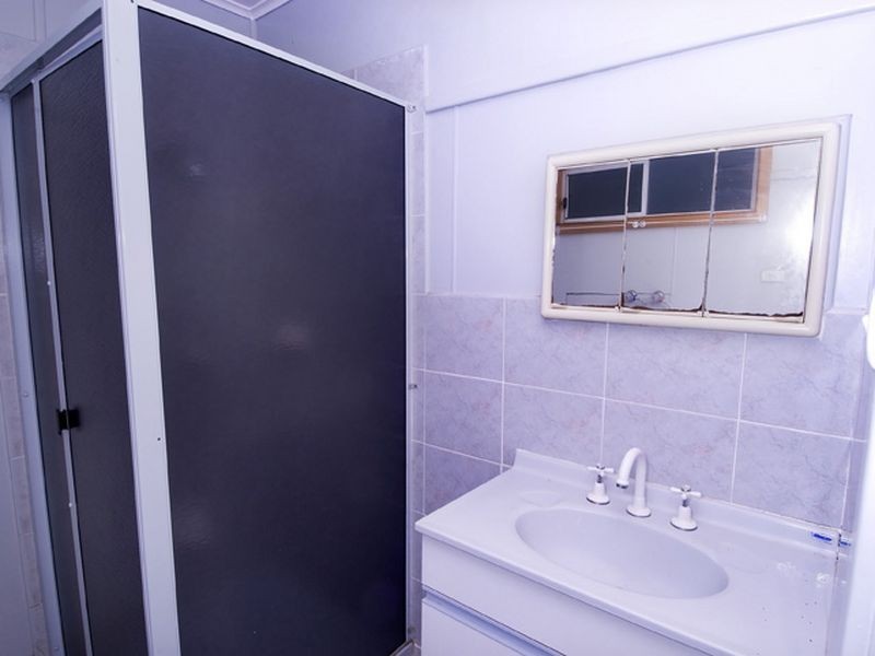 21 Marks Parade, Marks Point NSW 2280