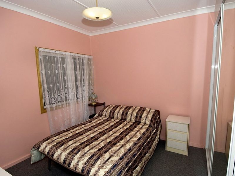 21 Marks Parade, Marks Point NSW 2280