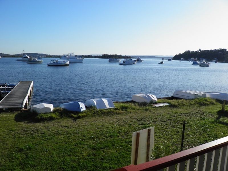 21 Marks Parade, Marks Point NSW 2280
