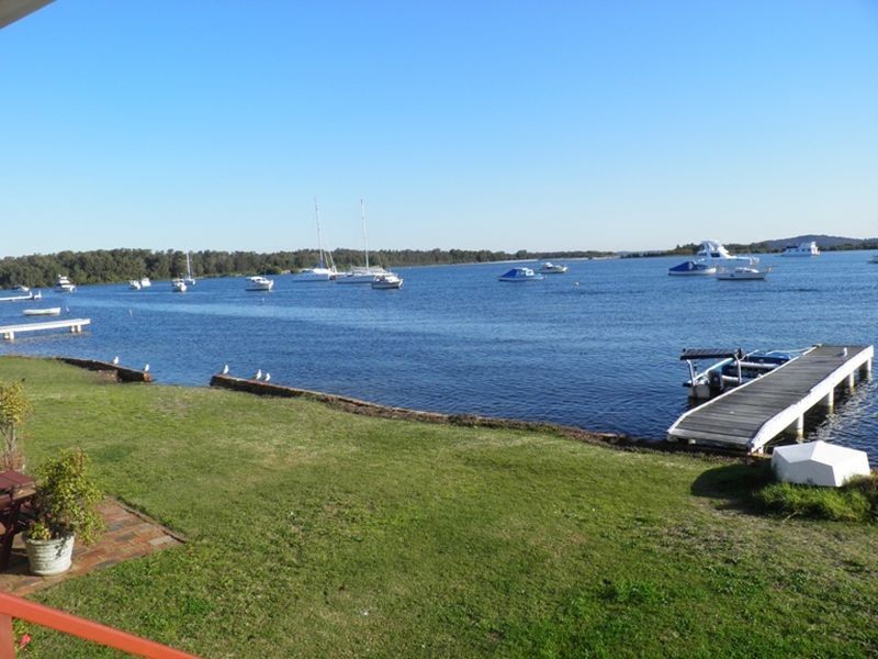 21 Marks Parade, Marks Point NSW 2280