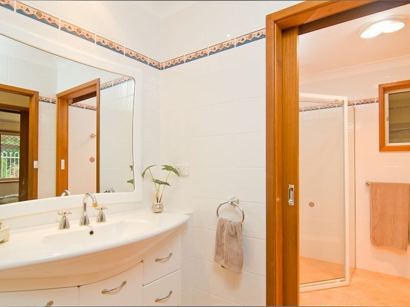 1 Haig Street, Belmont NSW 2280