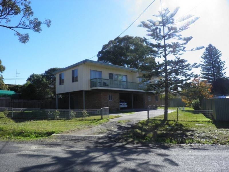 1 and 2/1 Aldinga Road, Gwandalan NSW 2259