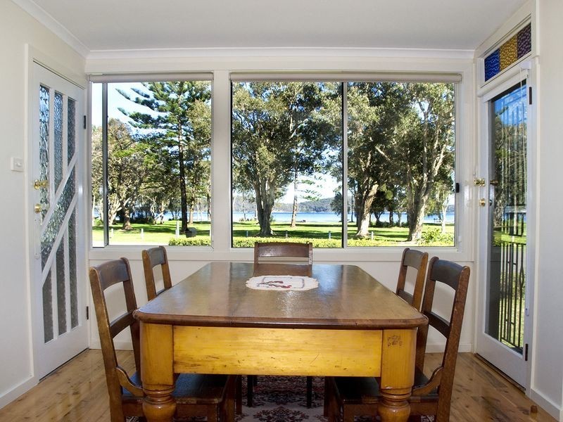 8 Lakeside Drive, Swansea NSW 2281