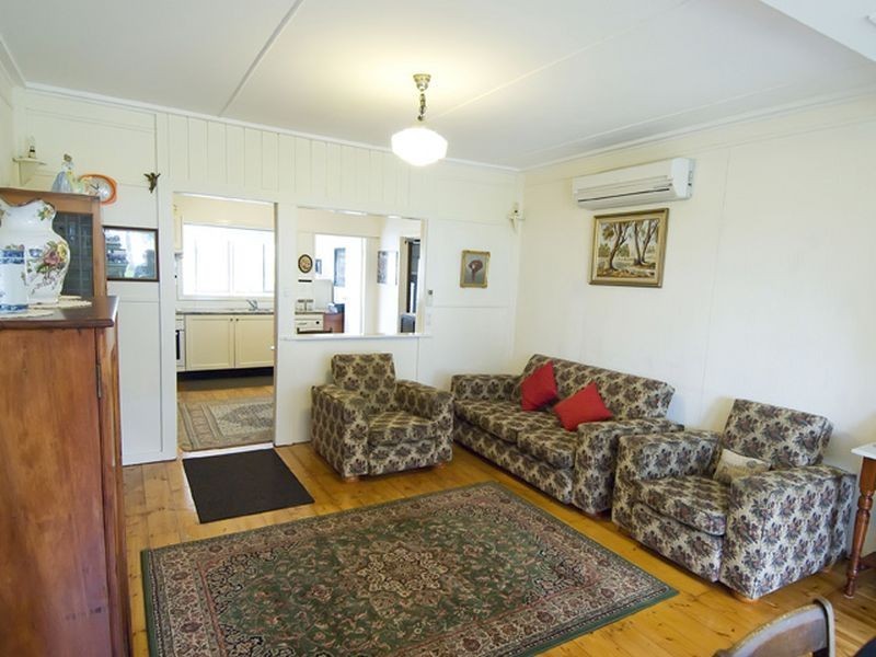 8 Lakeside Drive, Swansea NSW 2281