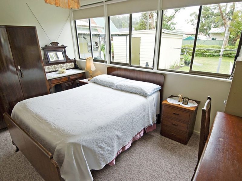 8 Lakeside Drive, Swansea NSW 2281